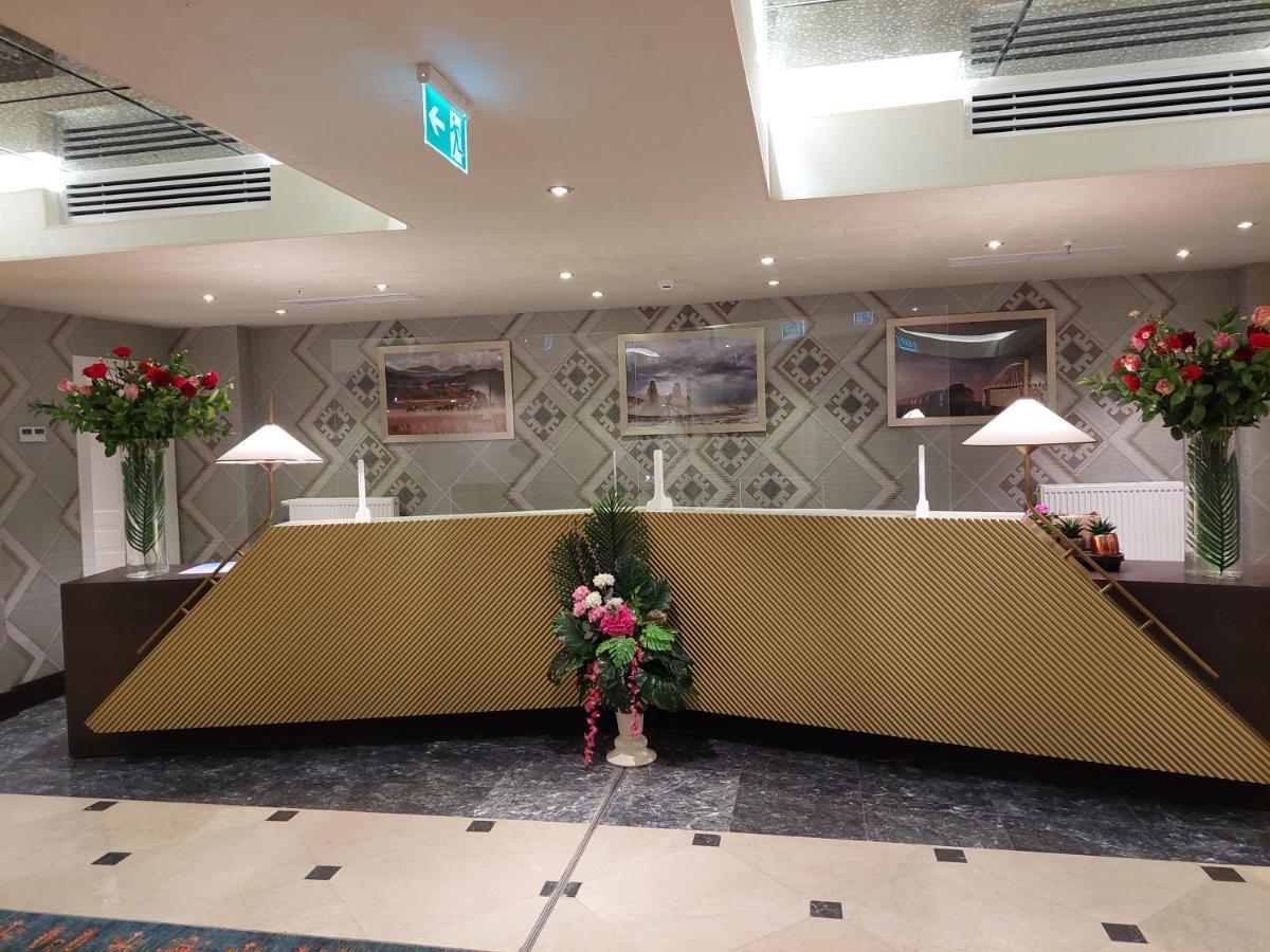 Somerset City Centre Atyrau Bagian luar foto