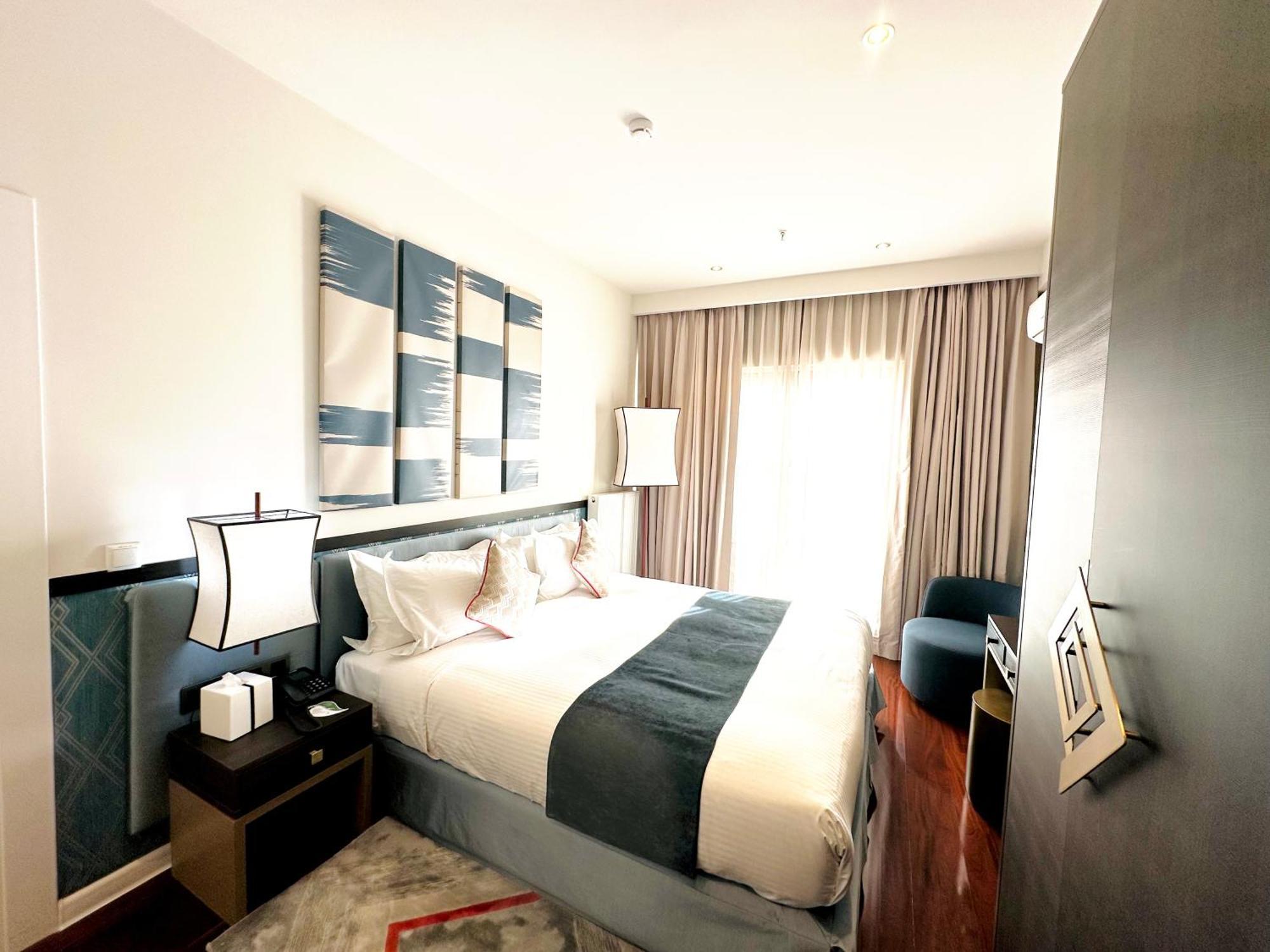 Somerset City Centre Atyrau Bagian luar foto