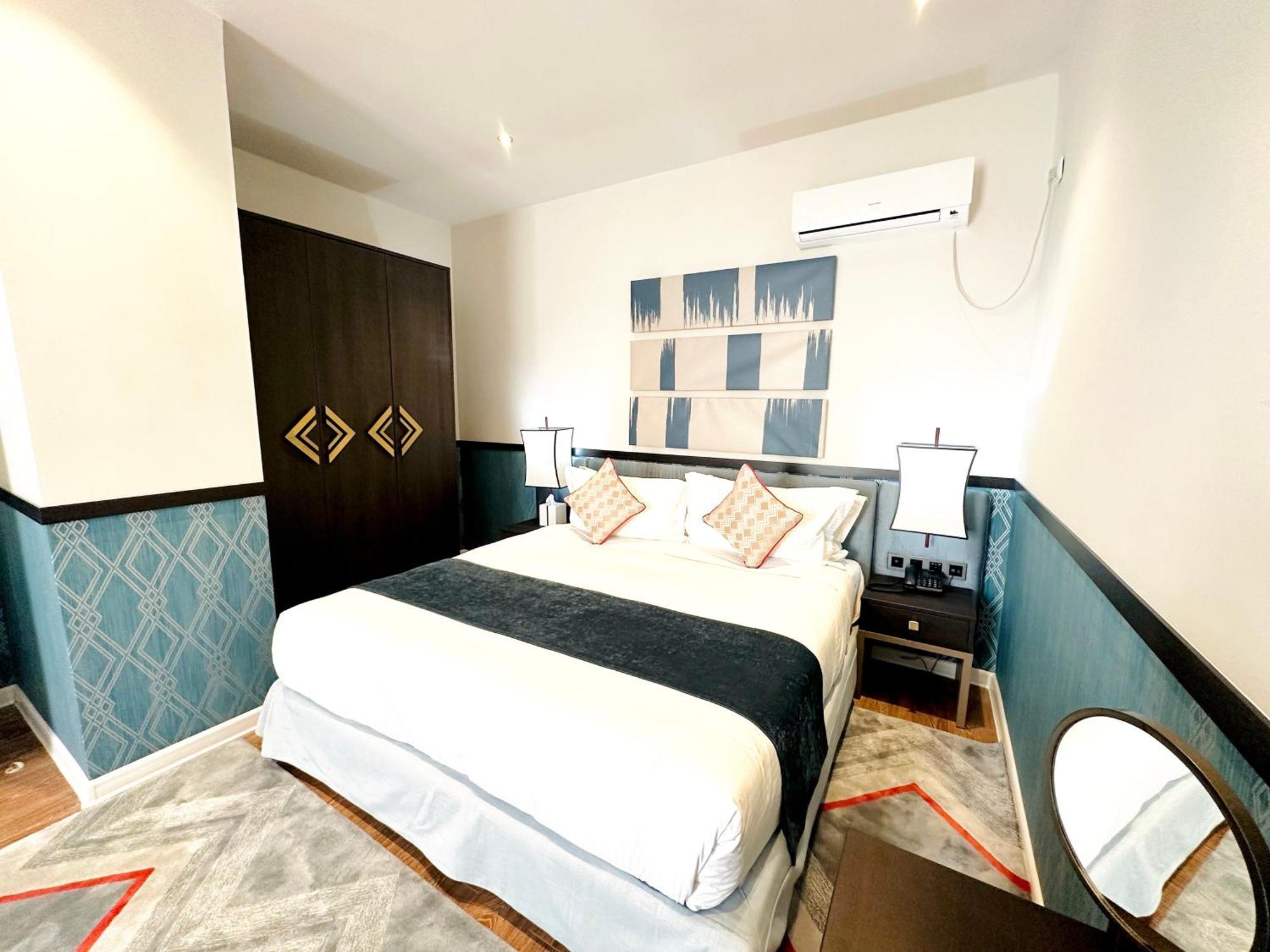 Somerset City Centre Atyrau Bagian luar foto
