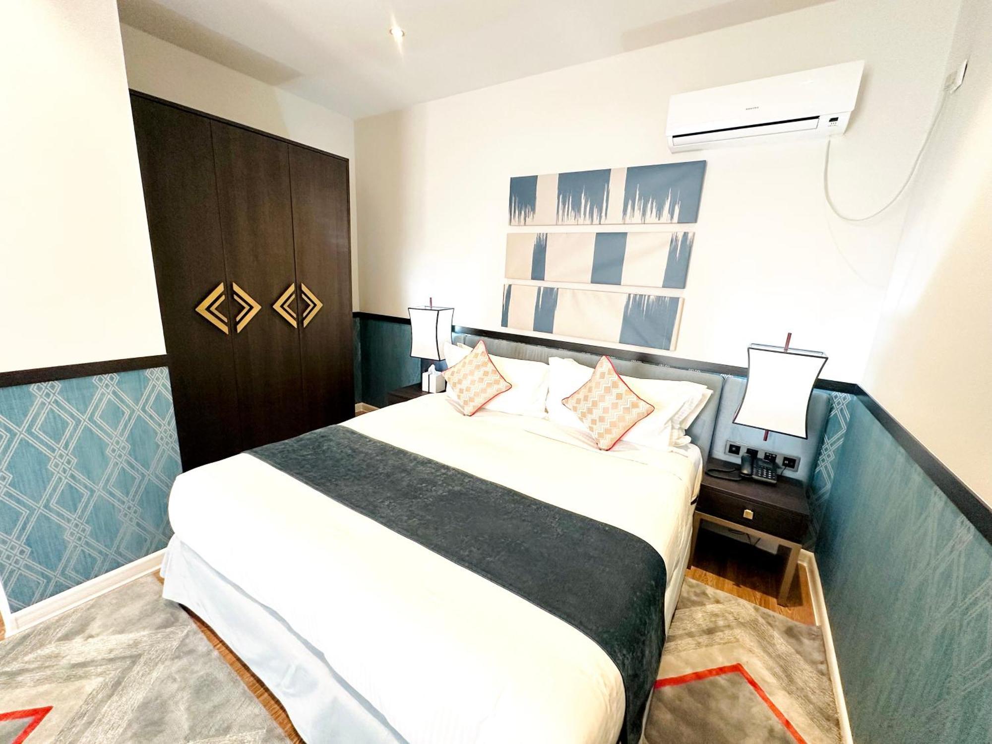Somerset City Centre Atyrau Bagian luar foto